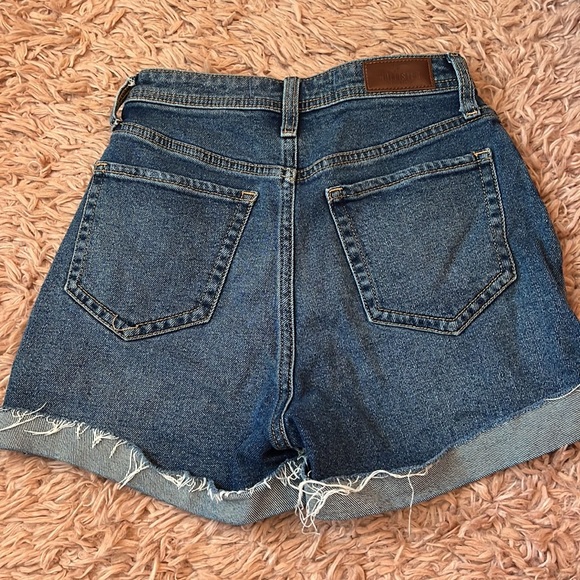 hollister high rise moms shorts - Picture 2 of 3